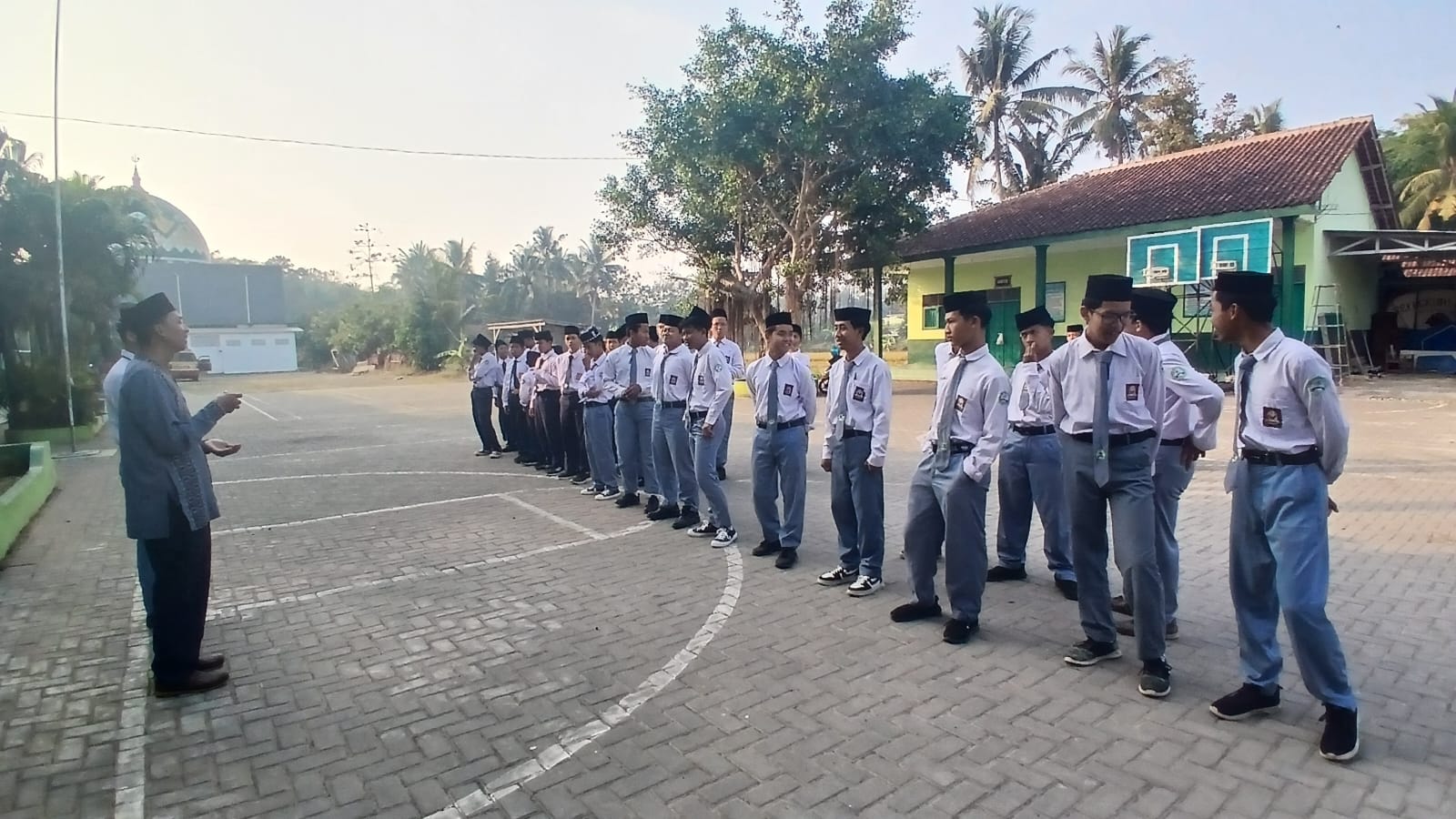 Apel Pagi Pondok Pesantren Nuurul Waahid